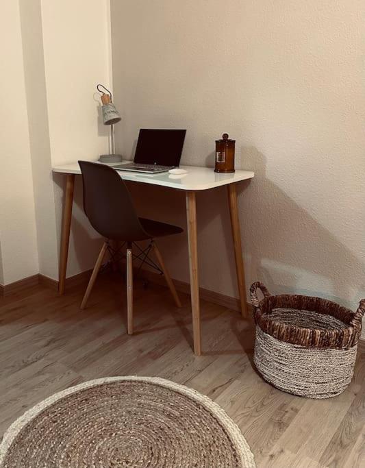 Gemuetliche Altstadtwohnung Mit Balkon Smart-Tv Erfurt Buitenkant foto
